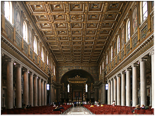 9637 Rome-Basilique Ste-Marie Majeure-Colonnes ioniques et plafond à caisson.jpg