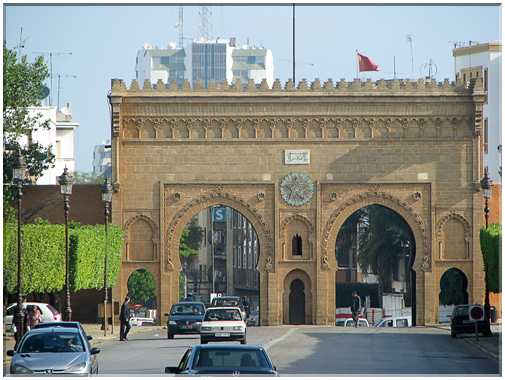 9670 Maroc-Rabat-La porte Bab as soufara.jpg