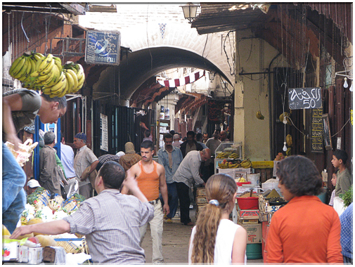 9687 Maroc-Fès-Une ruelle de la médina.jpg