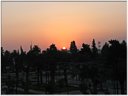 9694 Maroc-Fès-Un lever de soleil.jpg