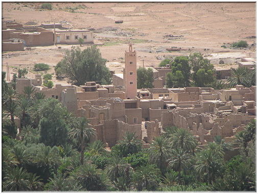 9699 Maroc-Parsemée d'innombrables ksours.jpg