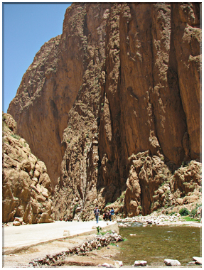 9712 Maroc-Les gorges de la Todra (aval).jpg