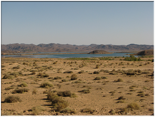 9714 Maroc-Ouarzazate-Le lac Al Mansour Eddahbi.jpg