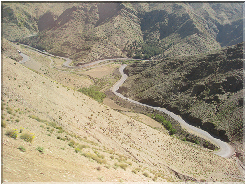 9722 Maroc-La montée au Col du Tichka.jpg