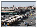9727 Maroc-Marrakech-Place Jemaa el Fna-Les étals de fruits.jpg