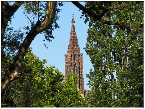 9785 Strasbourg-La cathédrale-Sa flèche.jpg