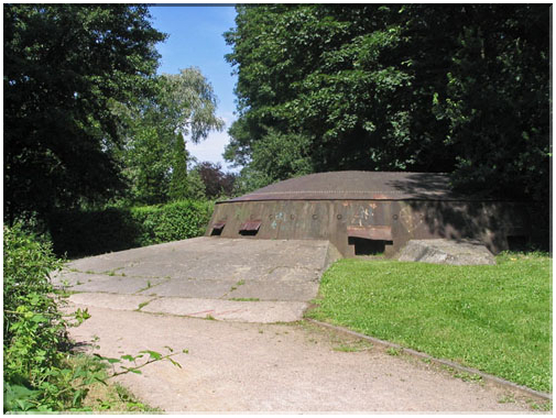 9833 Strasbourg-Une des caponnières du Glacis.jpg