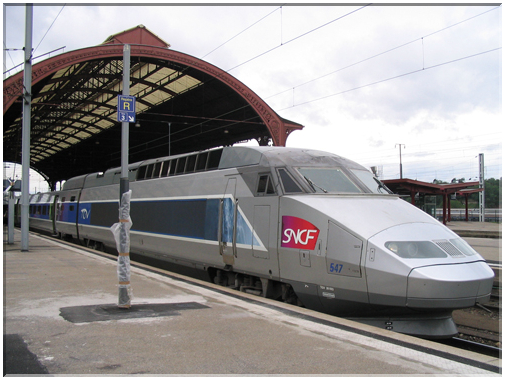 9845 Strasbourg-Un TGV à quai.jpg