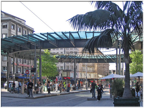 9850 Strasbourg-La station du tram Homme de Fer.jpg