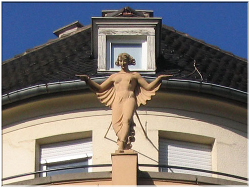 9853 Strasbourg-La dame ailée rue du Travail.jpg