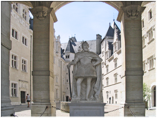 9898 Pau-La statue de Henri IV.jpg