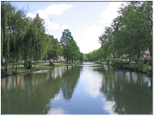 9920 Toulouse-Le canal du Midi.jpg