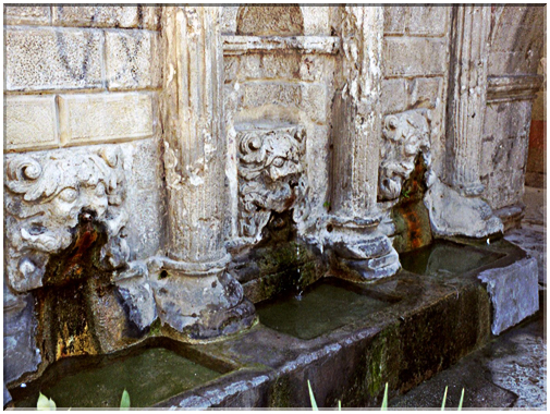 9962 Crète-Rethymnon-La fontaine Rimondi.jpg